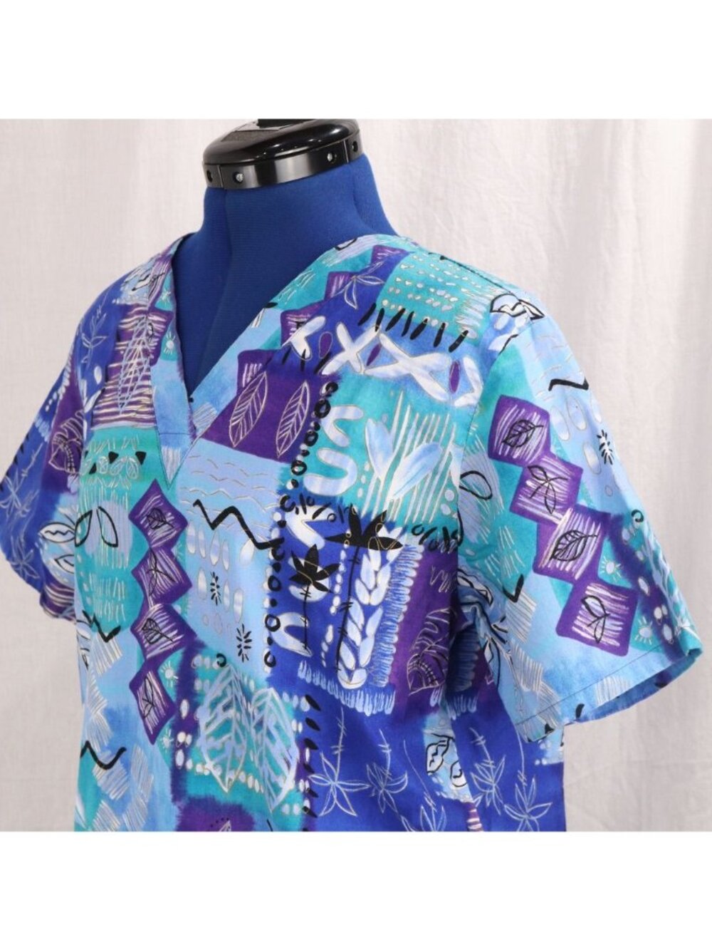 Scrub Top Women S Blue Abstract Patchwork Tribal Boho Y2K Festival Motif Shirt - Picture 7 of 12